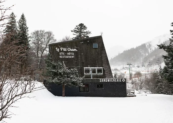 Hôtel Le P'tit Cham, au pied du Sancy